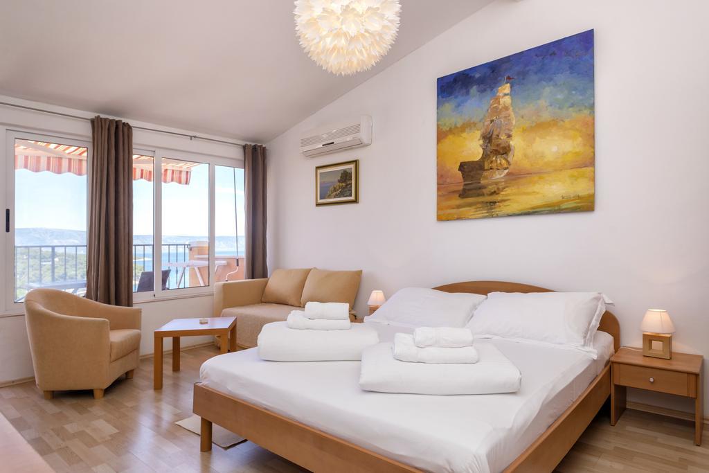 Big Blue Apartment Jelsa  Exterior photo